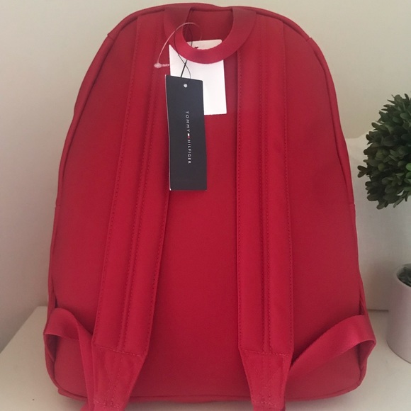 ❌SOLD❌Tommy Hilfiger Backpackwith Laptop Sleeve - Picture 2 of 6